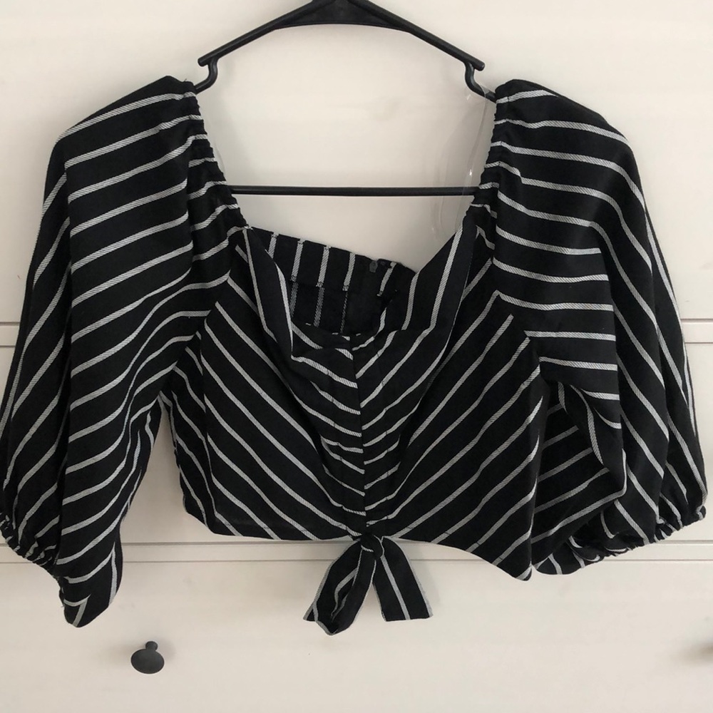 Across the shoulder crop top ♠️